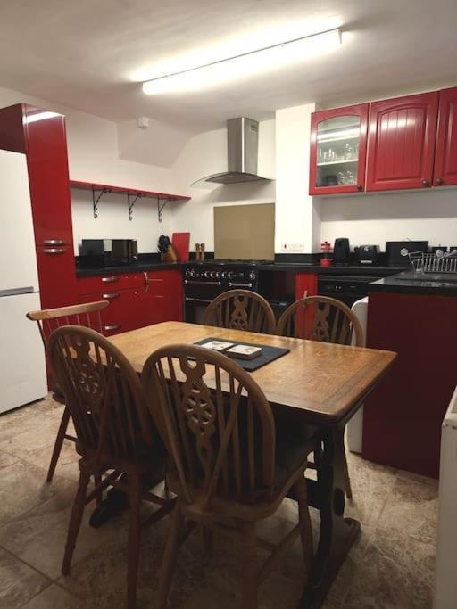 Home In Kington St Michael Stanton St Quintin Extérieur photo